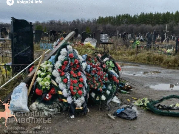 Жители Башкортостана возмутились свалкой возле кладбища военных