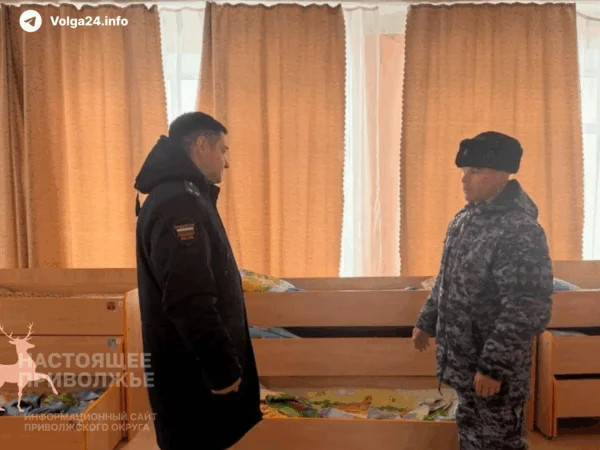 В Оренбургской области мужчина выломал дверь детсада и напал на персонал, дети целы