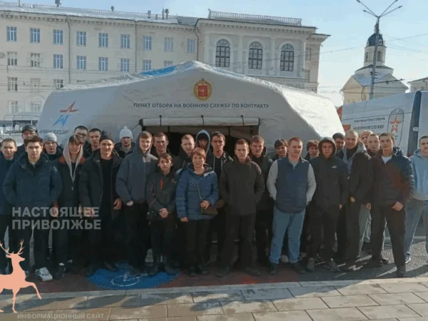 Студентов в Чебоксарах повели в пункт отбора на контракт